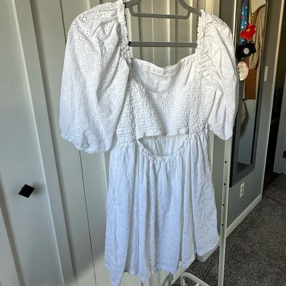 American Eagle Outfitters White Eyelet Dress - Picture 2 of 5